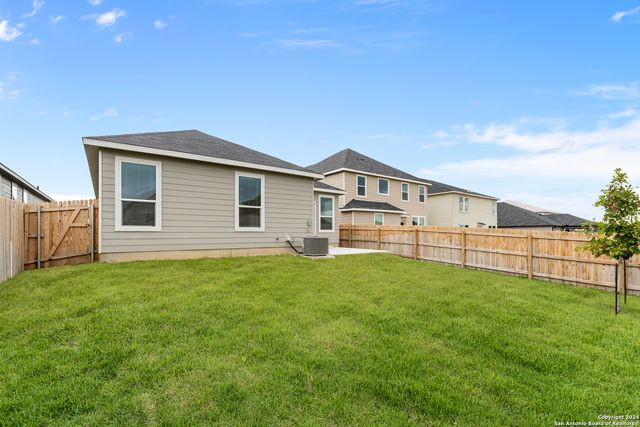 246 West Flowing River Dr, Boerne, TX 78006