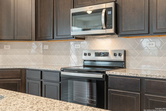 246 West Flowing River Dr, Boerne, TX 78006