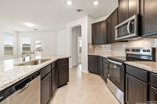 246 West Flowing River Dr, Boerne, TX 78006