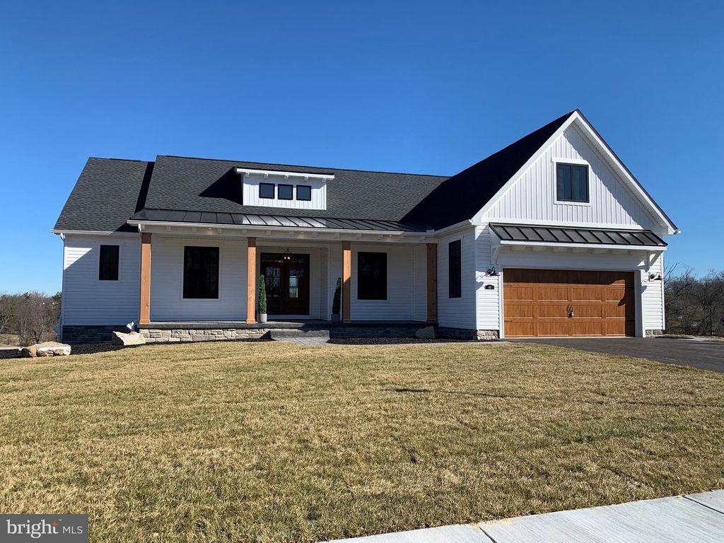 111 ONYX DRIVE #55, Hanover, PA 17331