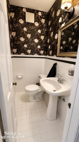 1043 Whittier Road, Grosse Pointe Park, MI 48230
