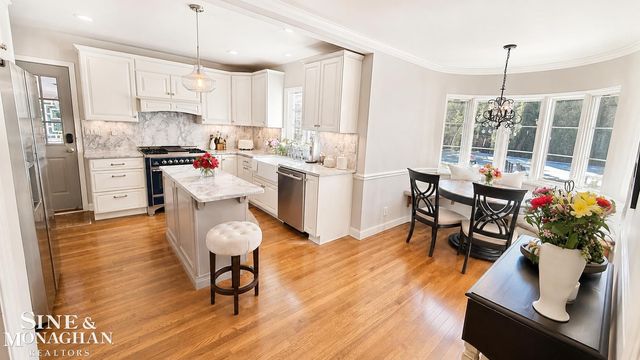 1043 Whittier Road, Grosse Pointe Park, MI 48230