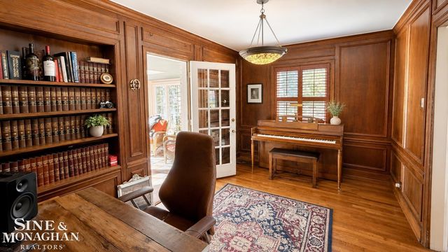 1043 Whittier Road, Grosse Pointe Park, MI 48230