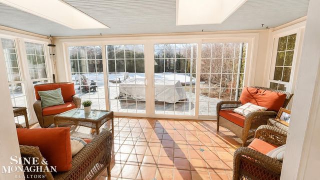 1043 Whittier Road, Grosse Pointe Park, MI 48230