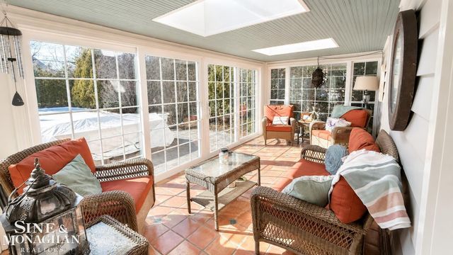 1043 Whittier Road, Grosse Pointe Park, MI 48230
