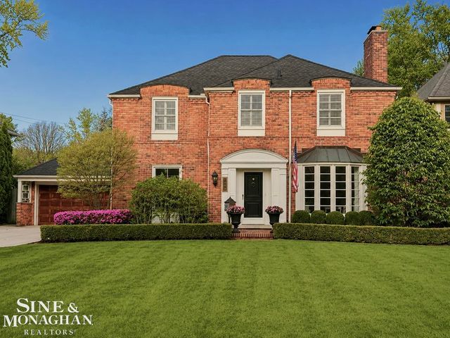 1043 Whittier Road, Grosse Pointe Park, MI 48230