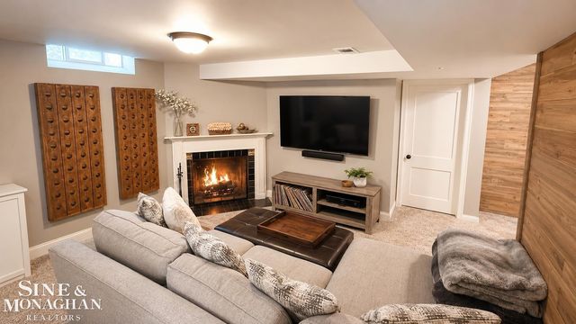 1043 Whittier Road, Grosse Pointe Park, MI 48230