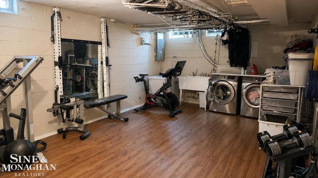 1043 Whittier Road, Grosse Pointe Park, MI 48230