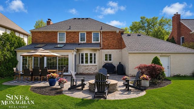 1043 Whittier Road, Grosse Pointe Park, MI 48230