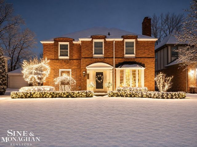 1043 Whittier Road, Grosse Pointe Park, MI 48230