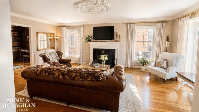 1043 Whittier Road, Grosse Pointe Park, MI 48230