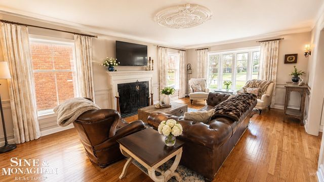1043 Whittier Road, Grosse Pointe Park, MI 48230
