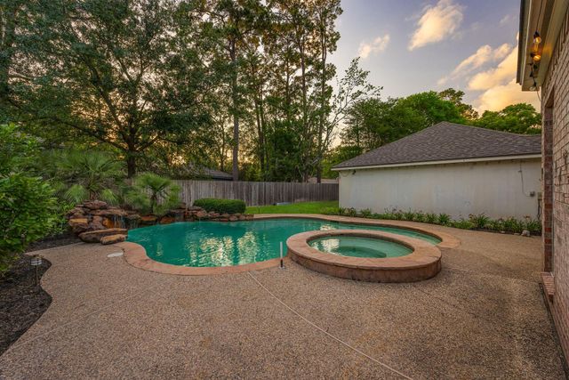 13911 Cypresswood Crossing Boulevard, Houston, TX 77070