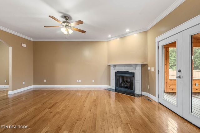 218 Pebble Court, Lenoir City, TN 37772