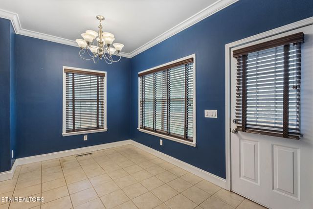 218 Pebble Court, Lenoir City, TN 37772