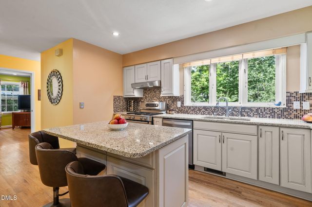 721 Tinkerbell Road, Chapel Hill, NC 27517