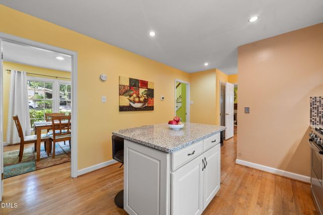 721 Tinkerbell Road, Chapel Hill, NC 27517