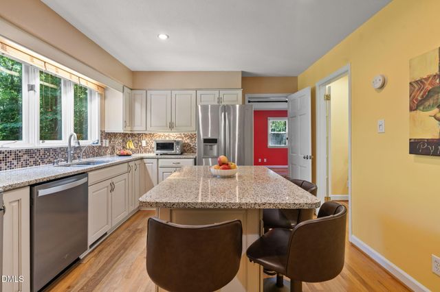 721 Tinkerbell Road, Chapel Hill, NC 27517