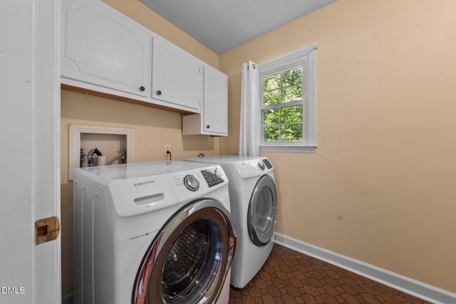 721 Tinkerbell Road, Chapel Hill, NC 27517