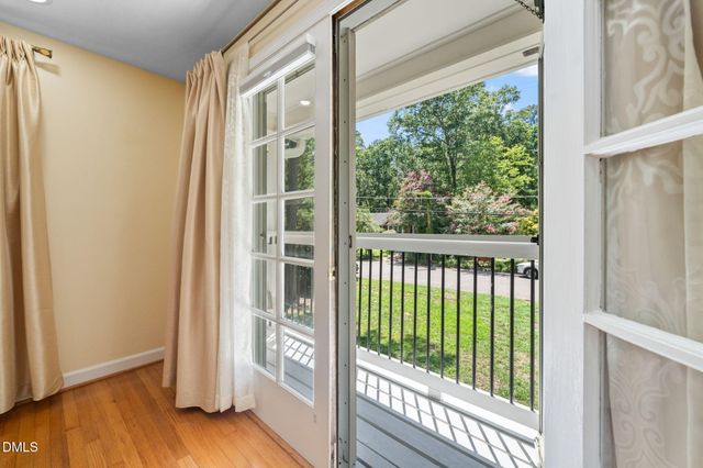 721 Tinkerbell Road, Chapel Hill, NC 27517