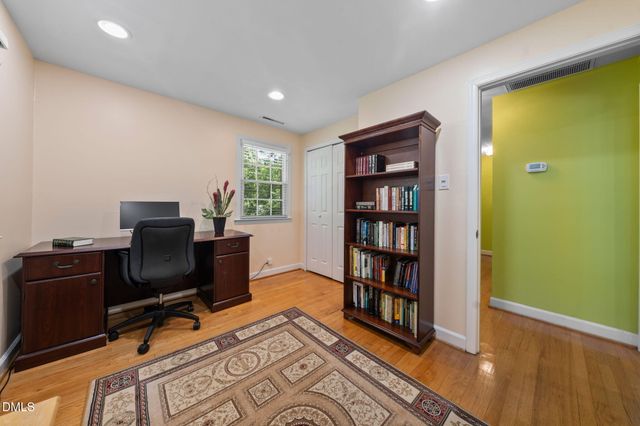 721 Tinkerbell Road, Chapel Hill, NC 27517