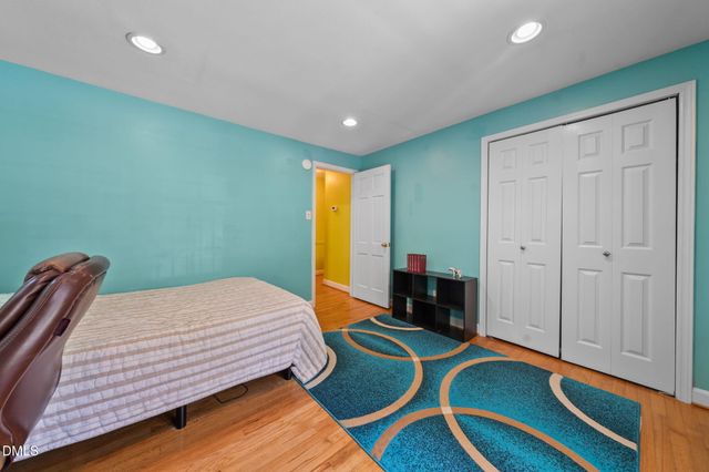 721 Tinkerbell Road, Chapel Hill, NC 27517