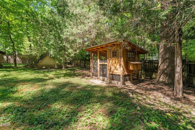 721 Tinkerbell Road, Chapel Hill, NC 27517