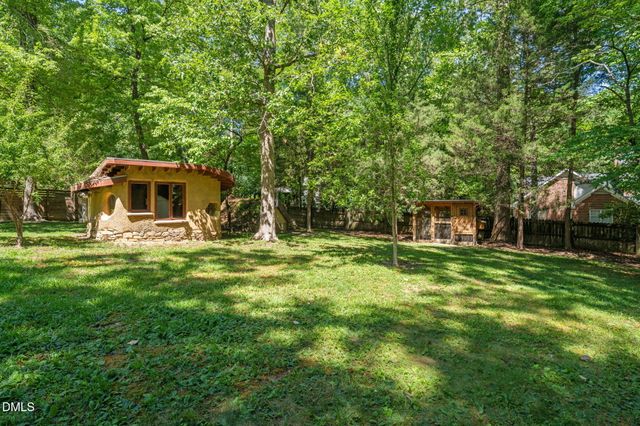 721 Tinkerbell Road, Chapel Hill, NC 27517