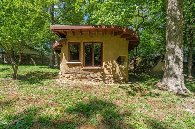 721 Tinkerbell Road, Chapel Hill, NC 27517