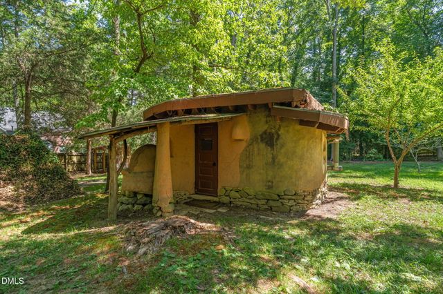 721 Tinkerbell Road, Chapel Hill, NC 27517
