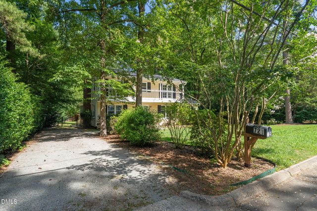 721 Tinkerbell Road, Chapel Hill, NC 27517