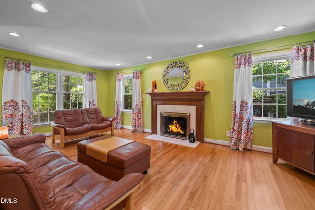 721 Tinkerbell Road, Chapel Hill, NC 27517