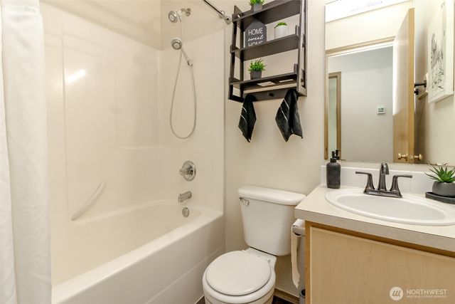 8521 175th Street Ct E, Puyallup, WA 98375