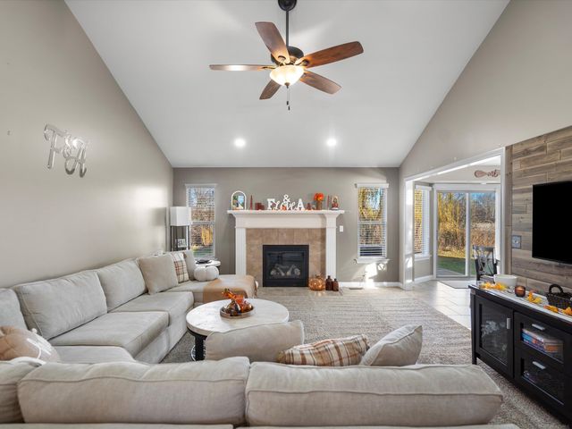 52802 Delena Drive, Macomb Twp, MI 48042