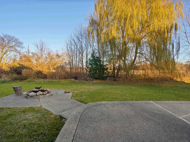 52802 Delena Drive, Macomb Twp, MI 48042