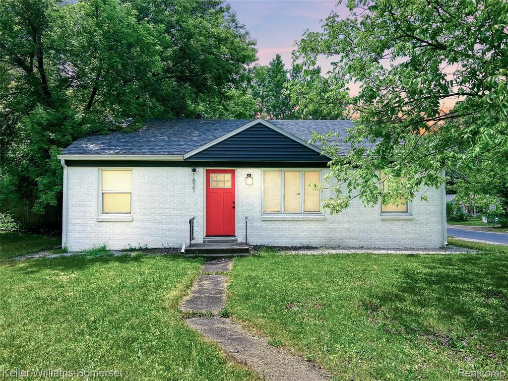 1821 Nazareth Road, Kalamazoo, MI 49048