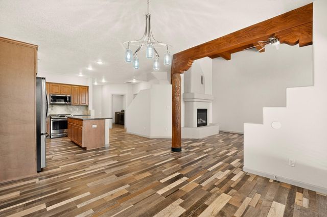 8720 Desert Fox Way NE, Albuquerque, NM 87122