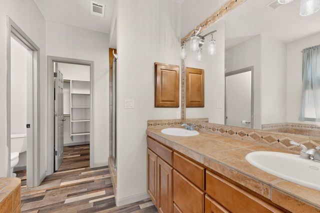 8720 Desert Fox Way NE, Albuquerque, NM 87122