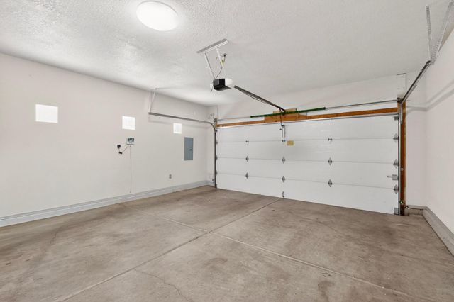 8720 Desert Fox Way NE, Albuquerque, NM 87122