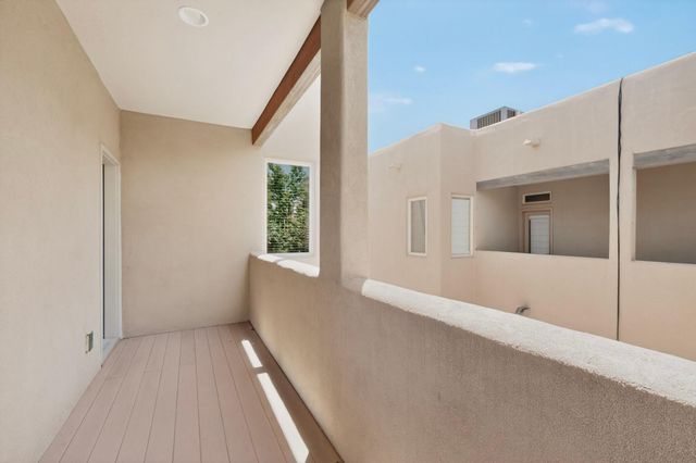 8720 Desert Fox Way NE, Albuquerque, NM 87122