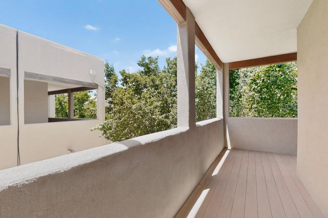 8720 Desert Fox Way NE, Albuquerque, NM 87122