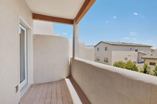 8720 Desert Fox Way NE, Albuquerque, NM 87122