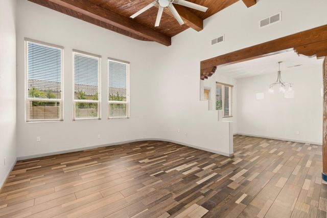 8720 Desert Fox Way NE, Albuquerque, NM 87122
