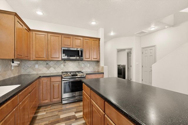 8720 Desert Fox Way NE, Albuquerque, NM 87122