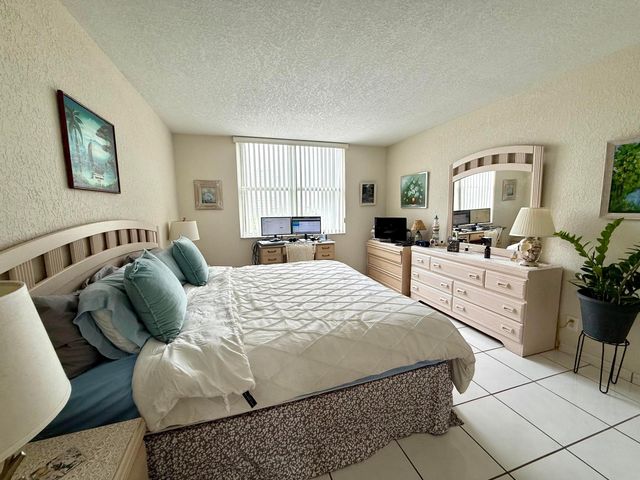 101 Briny Avenue 409, Pompano Beach, FL 33062