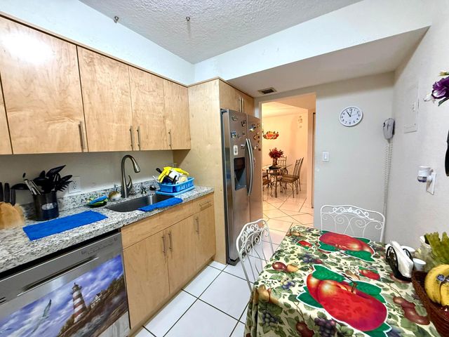 101 Briny Avenue 409, Pompano Beach, FL 33062