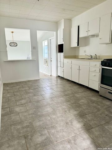 502 EARLYWAY DR, San Antonio, TX 78233