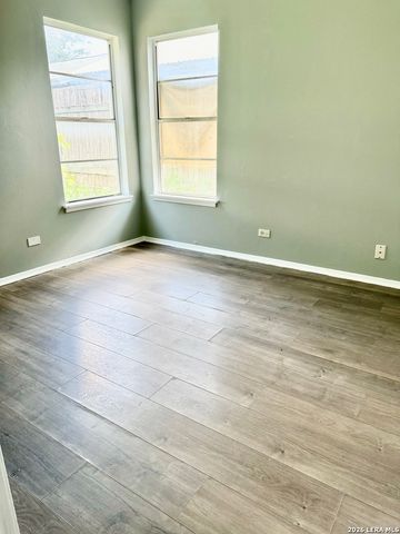 502 EARLYWAY DR, San Antonio, TX 78233