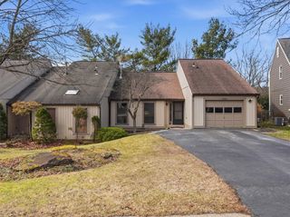 2590 Grouse Ridge #B B, Franklin Park, PA 15090