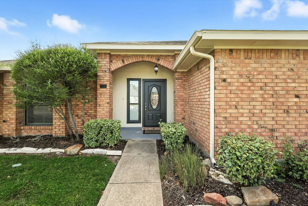 5446 Meadow Vista Lane, Garland, TX 75043